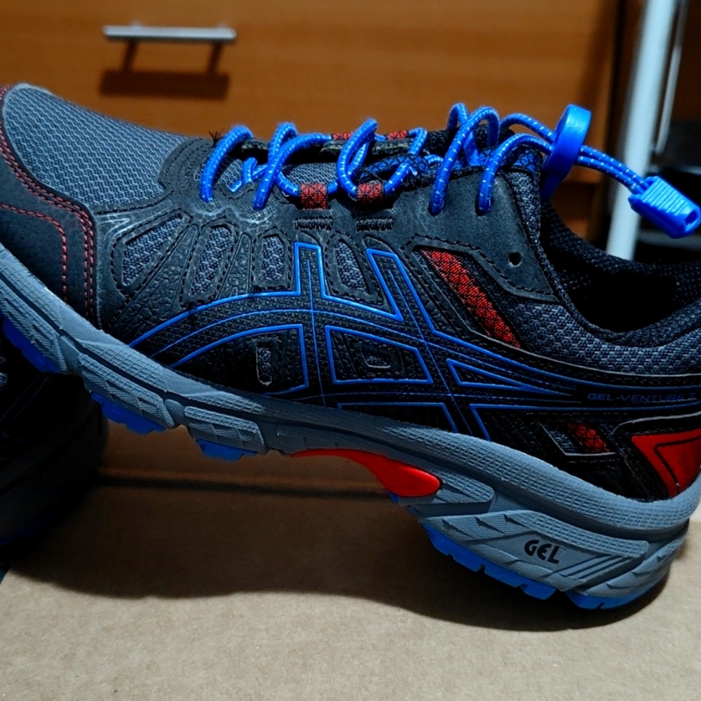 Asics gel big boy size 4 excellent condition